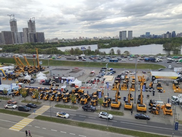 Марка JCB лидер продаж в сегменте экскаваторов-погрузчиков по итогам 9 месяцев 2025 года